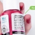 Mescolare la vernice per ottenere il colore rosa
