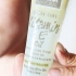 Usando l'olio di vitamina e per i tuoi capelli